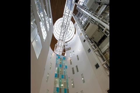 To stuff an extra 3,500m2 of office space into the Ark, the original atrium has been narrowed down – yet the exhilaration of the interior still shines through 
